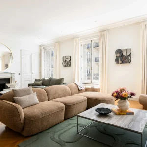 Montaigne Collection III 3BR 8P Triangle d Or